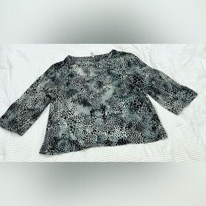 White Stag Black and White 3/4 Sleeve Boxy Blouse